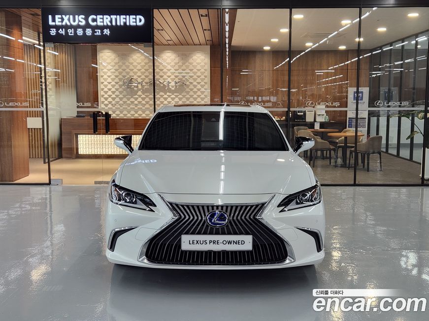 Lexus ES 2021