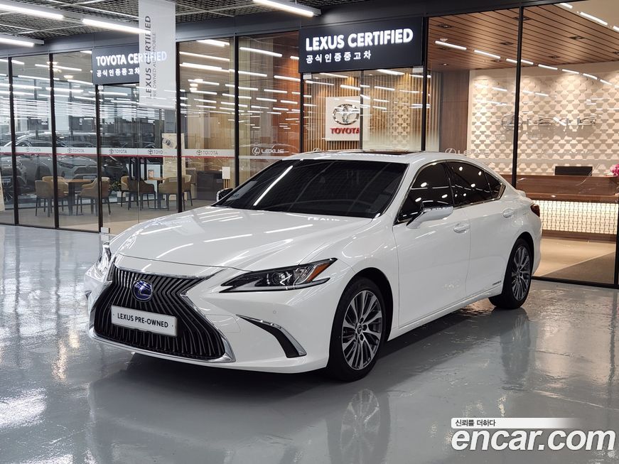 Lexus ES 2021