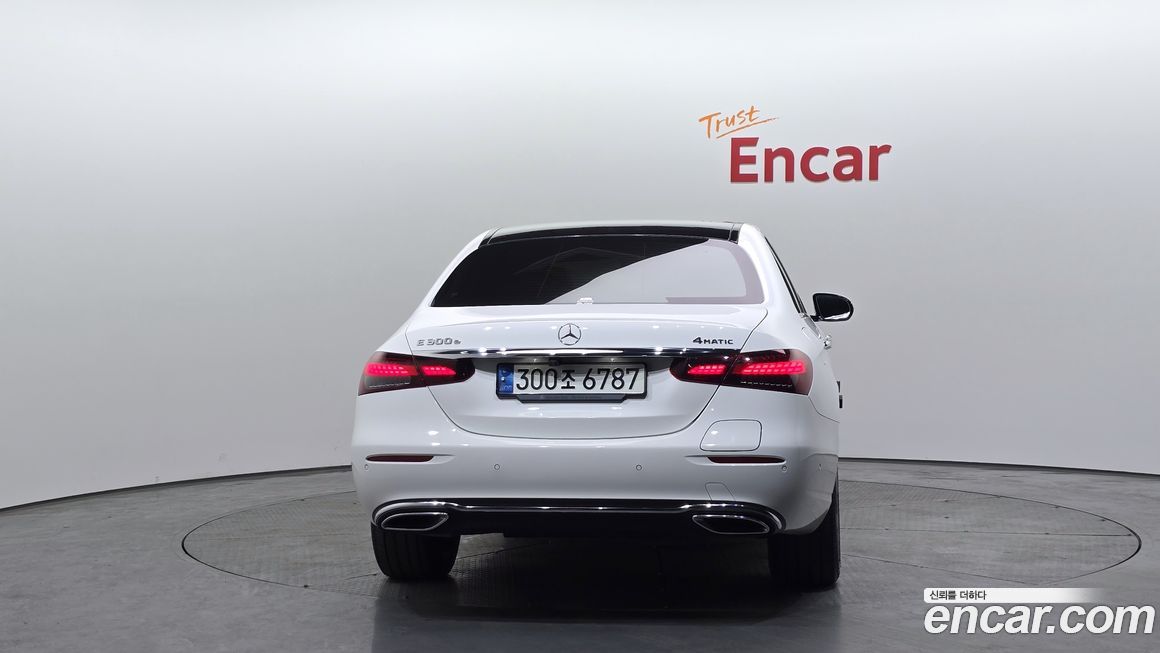 Mercedes-Benz E-Class 2021