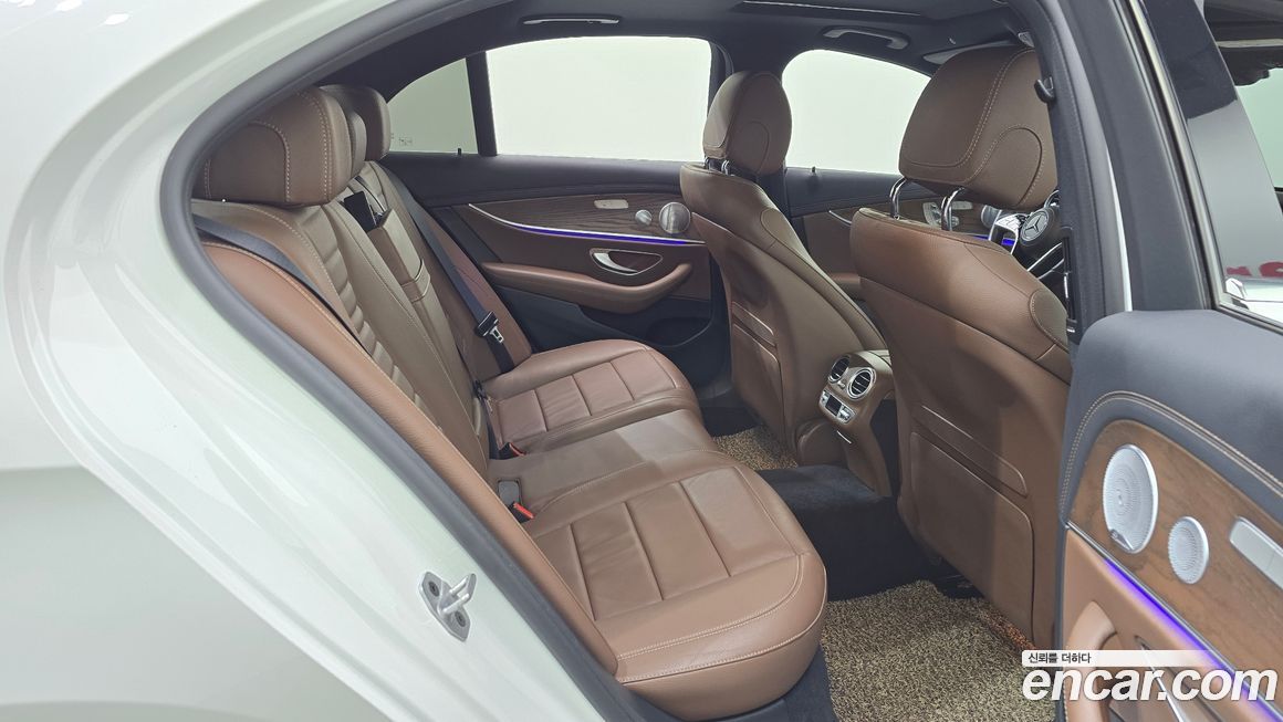 Mercedes-Benz E-Class 2021