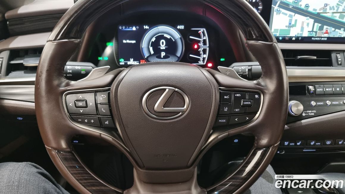 Lexus ES 2021