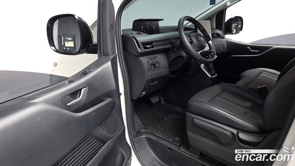 Hyundai Staria 2025