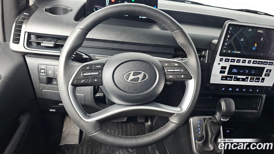 Hyundai Staria 2025