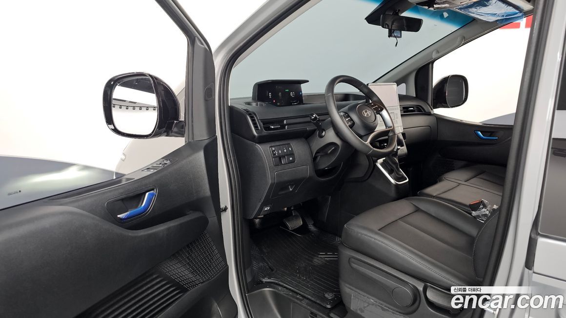 Hyundai Staria 2025