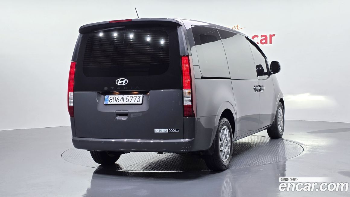 Hyundai Staria 2025