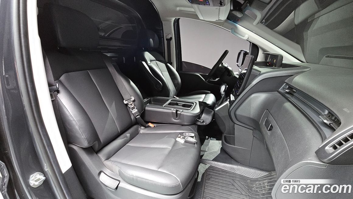 Hyundai Staria 2023