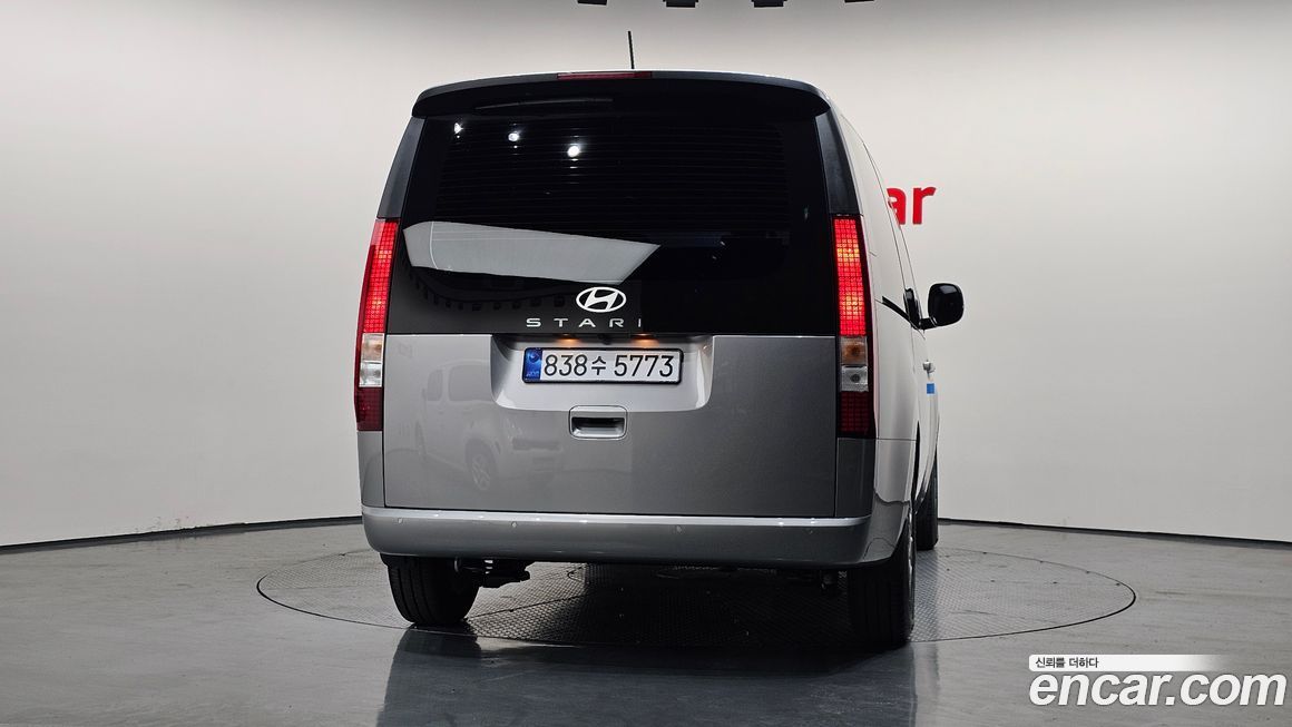 Hyundai Staria 2025
