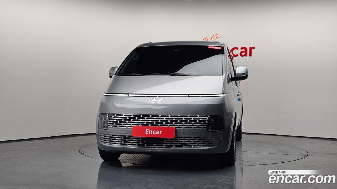 Hyundai Staria 2025