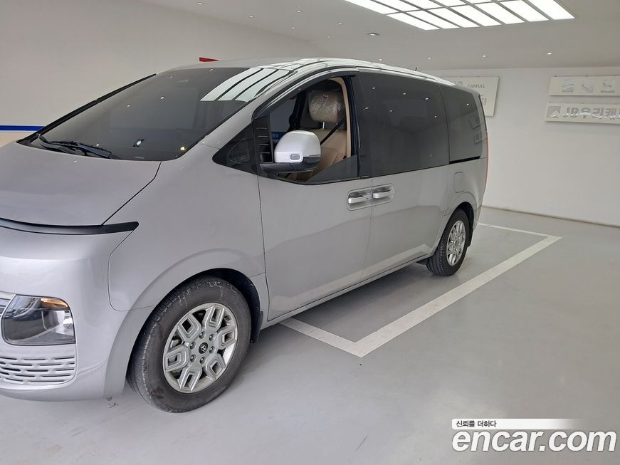 Hyundai Staria 2025
