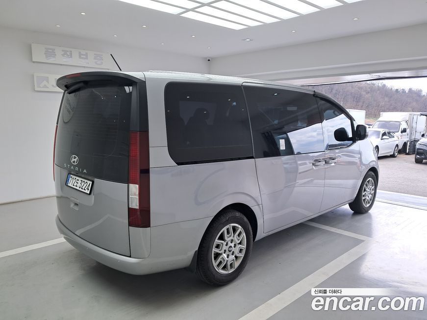 Hyundai Staria 2025