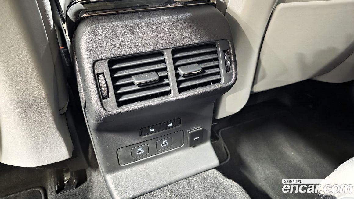 Land Rover Range Rover Velar 2024