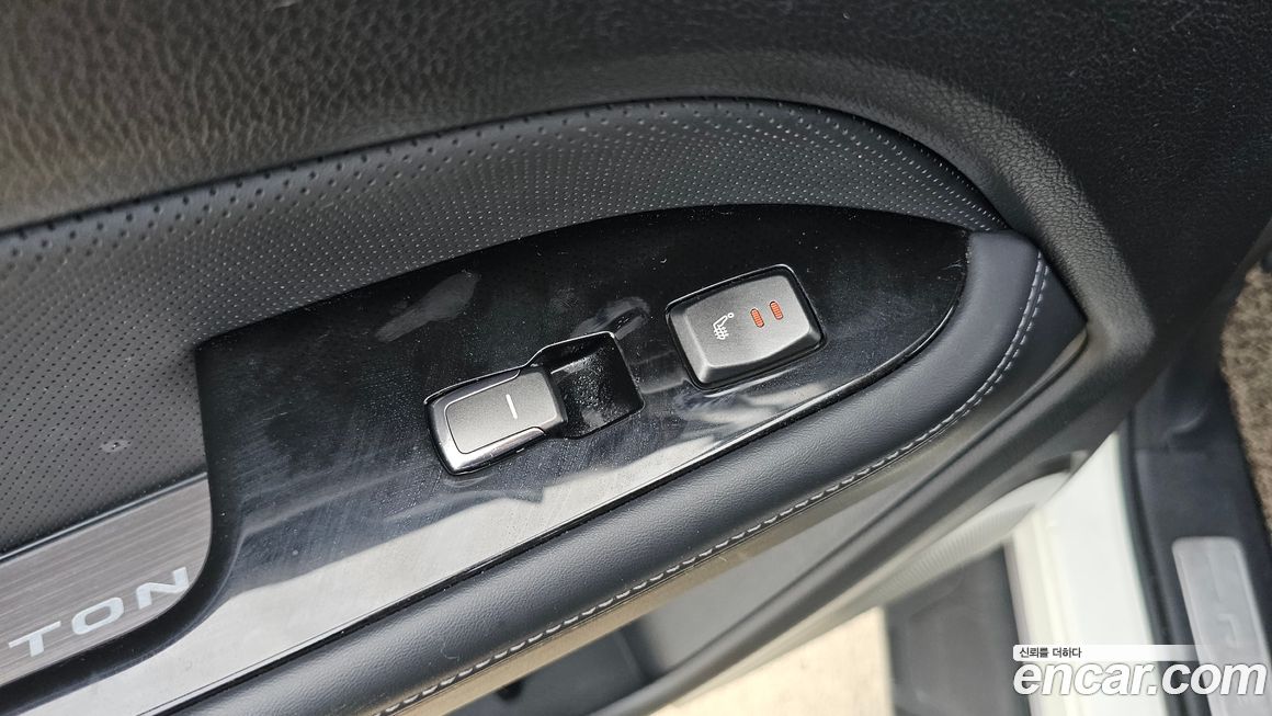 KG_Mobility_Ssangyong Rexton 2018