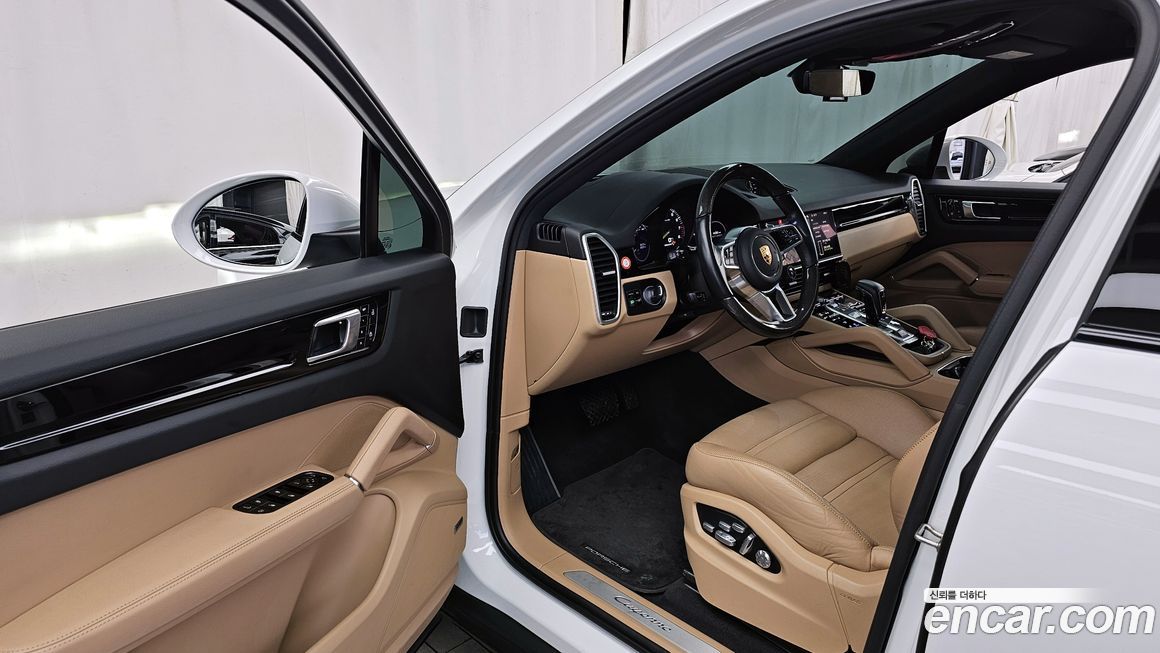 Porsche Cayenne 2021