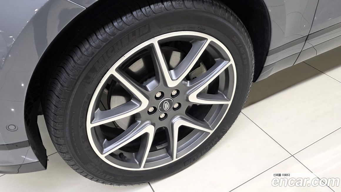 Land Rover Range Rover Velar 2024