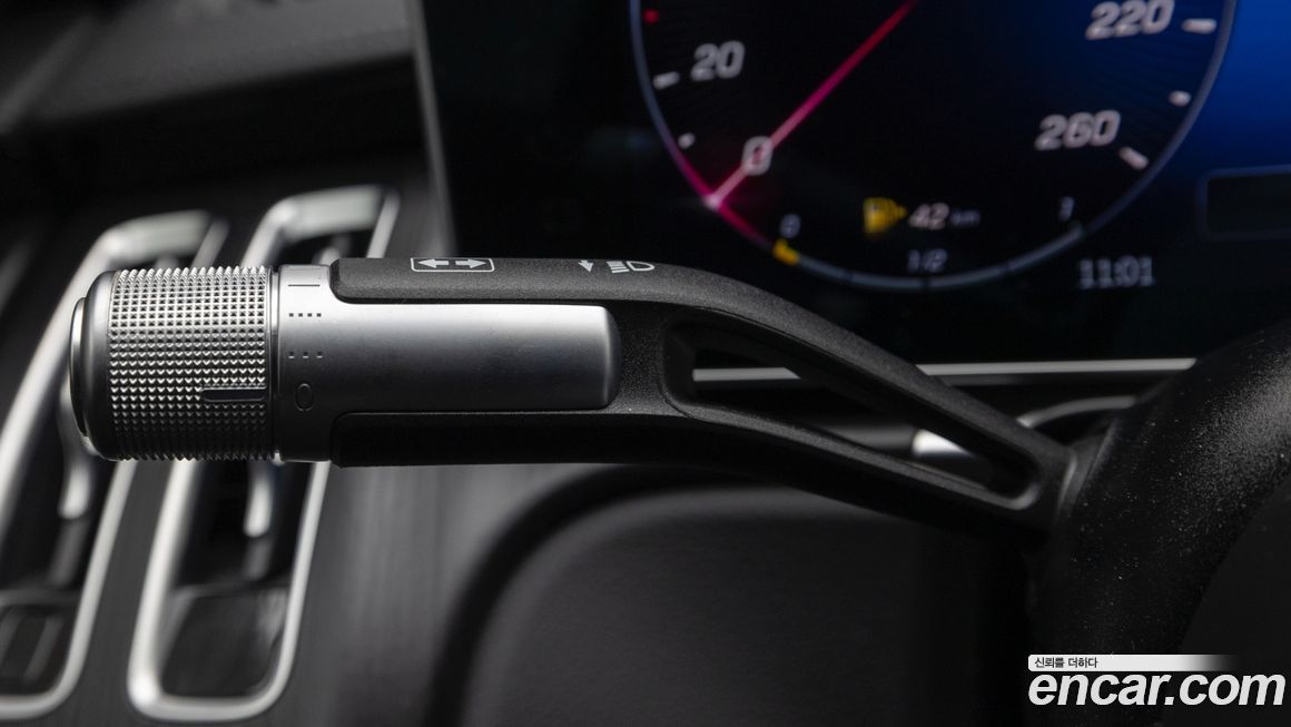 Mercedes-Benz S-Class 2024