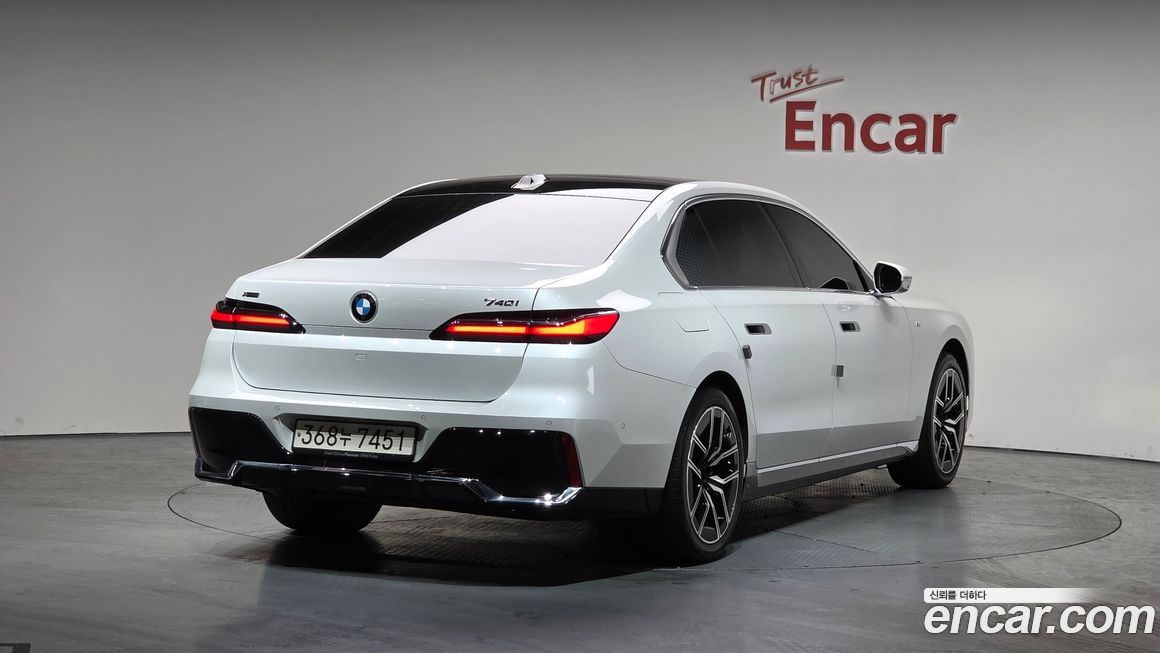 BMW 7-Series 2024
