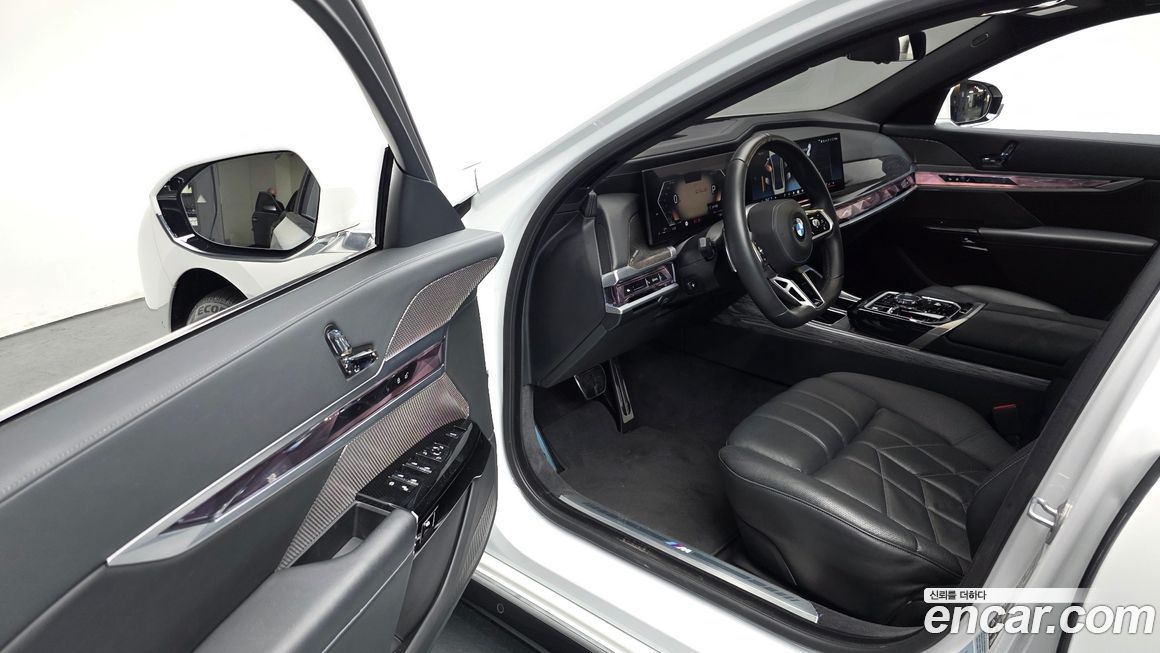 BMW 7-Series 2024