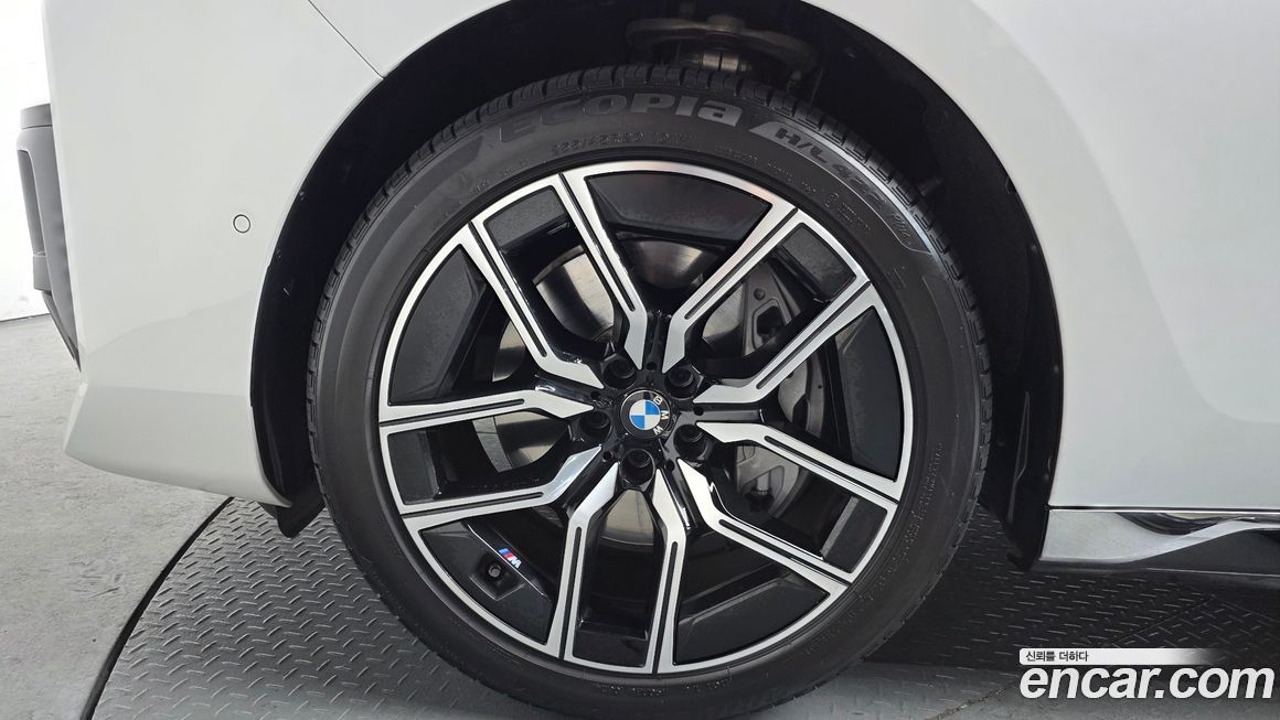 BMW 7-Series 2024