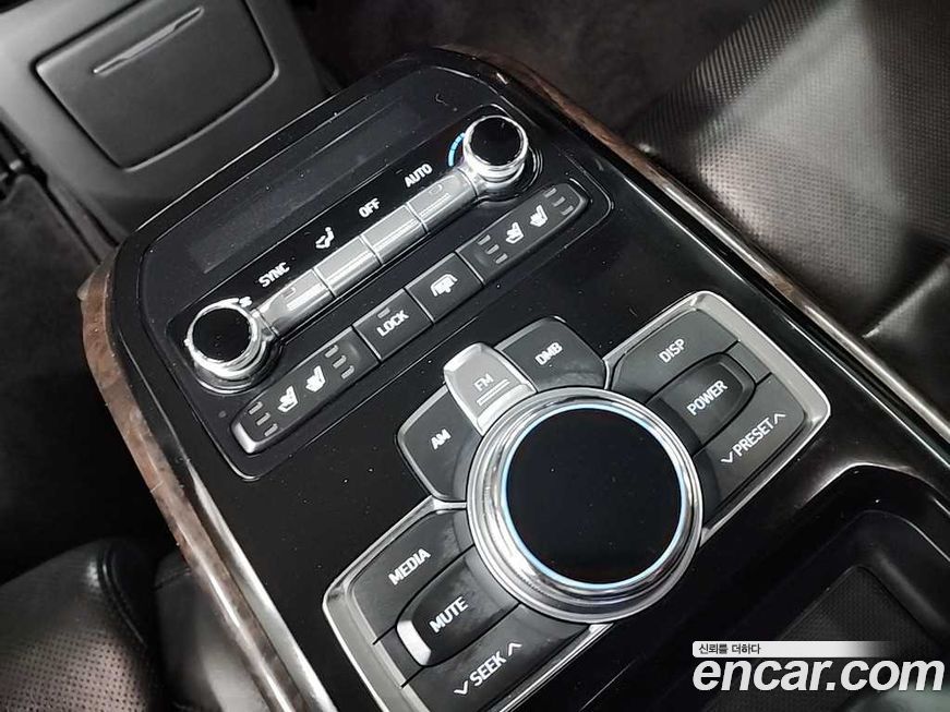Genesis EQ900 2016