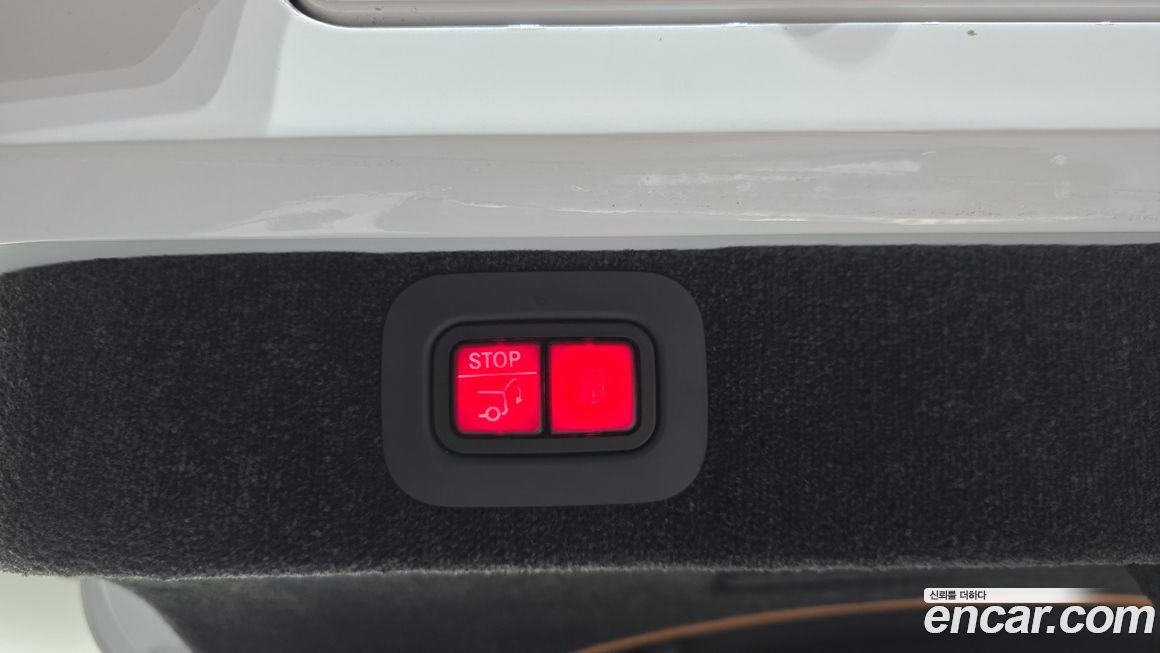 Astonmartin DBX 2023