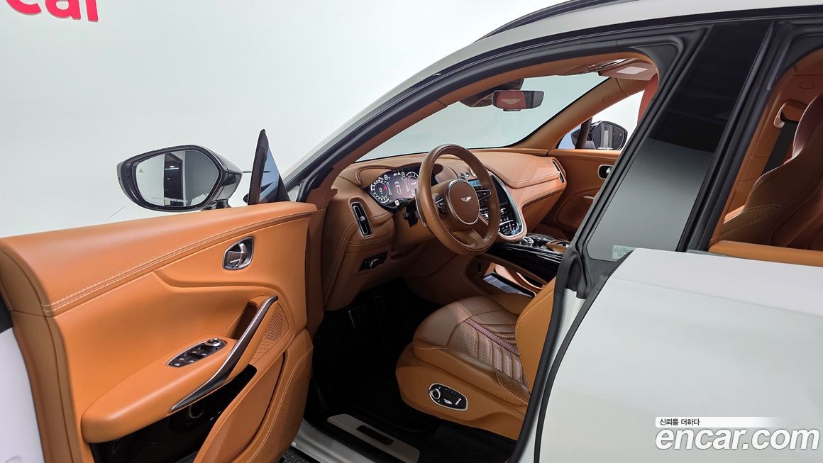 Astonmartin DBX 2023