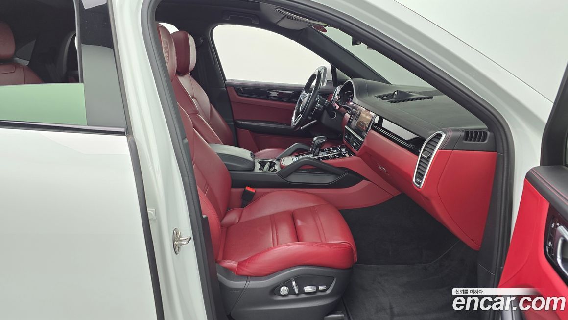 Porsche Cayenne 2021