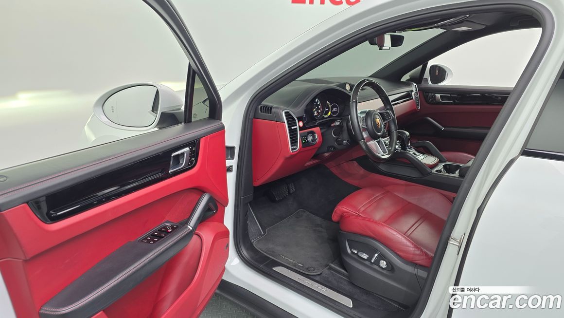 Porsche Cayenne 2021