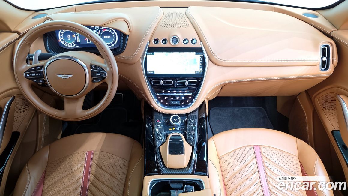 Astonmartin DBX 2023