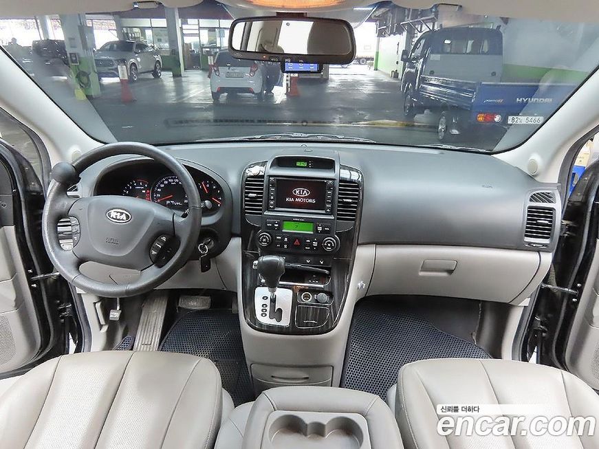 Kia Canival 2012