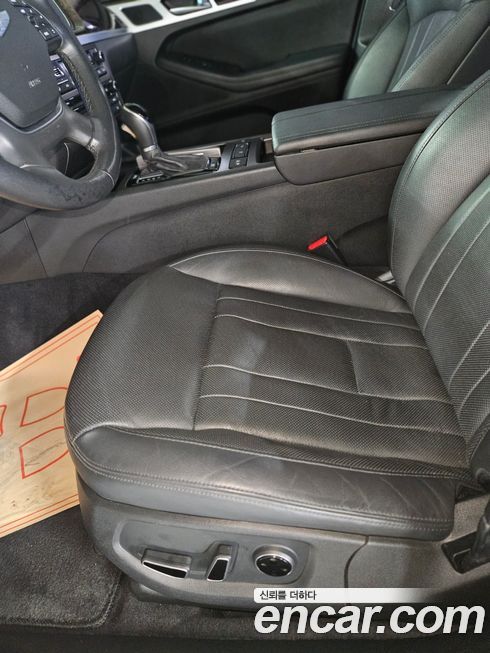 Hyundai Genesis 2015