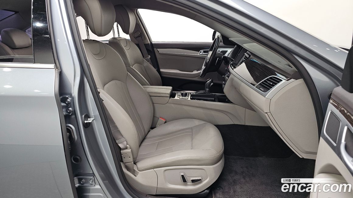 Hyundai Genesis 2015