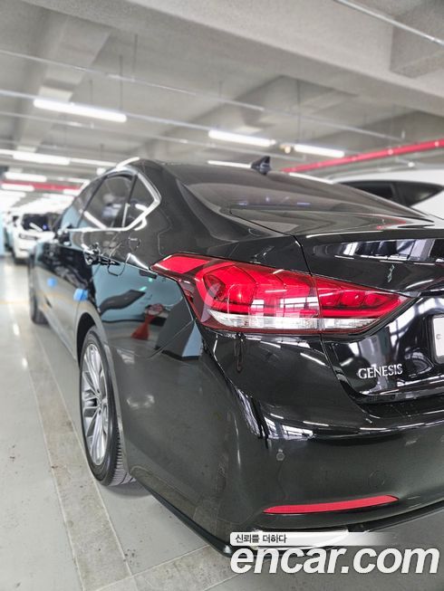 Hyundai Genesis 2015