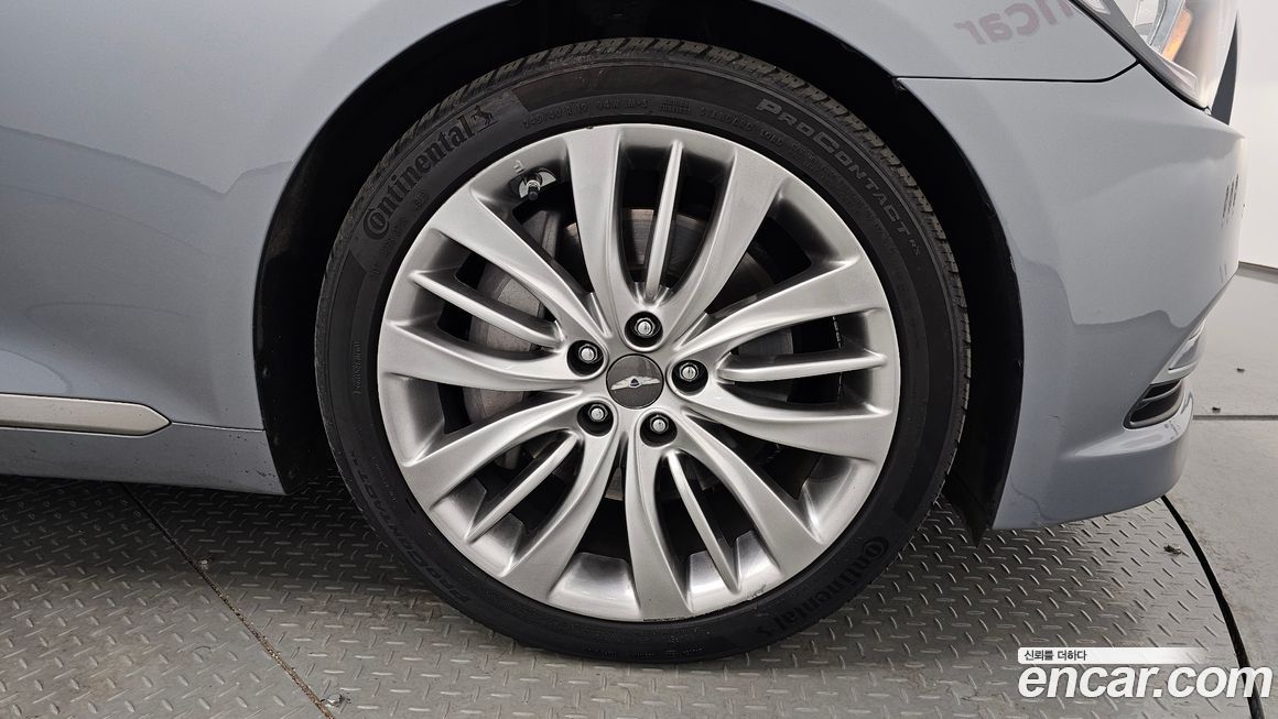 Hyundai Genesis 2015