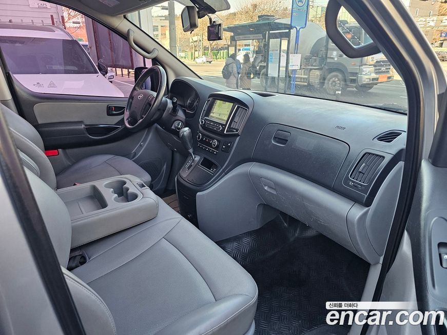 Hyundai Starex 2019