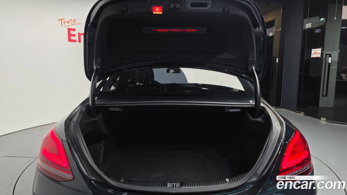 Mercedes-Benz C-Class 2019