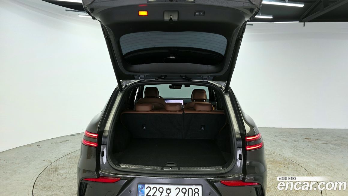 Genesis GV70 2025