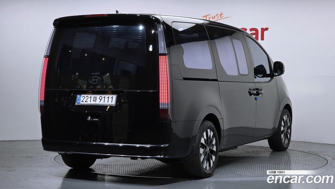 Hyundai Staria 2025