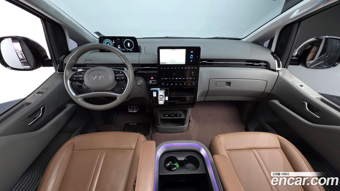 Hyundai Staria 2025
