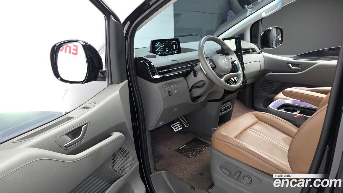 Hyundai Staria 2025