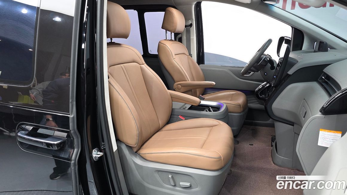 Hyundai Staria 2025
