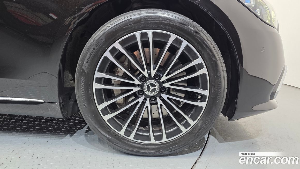 Mercedes-Benz S-Class 2021