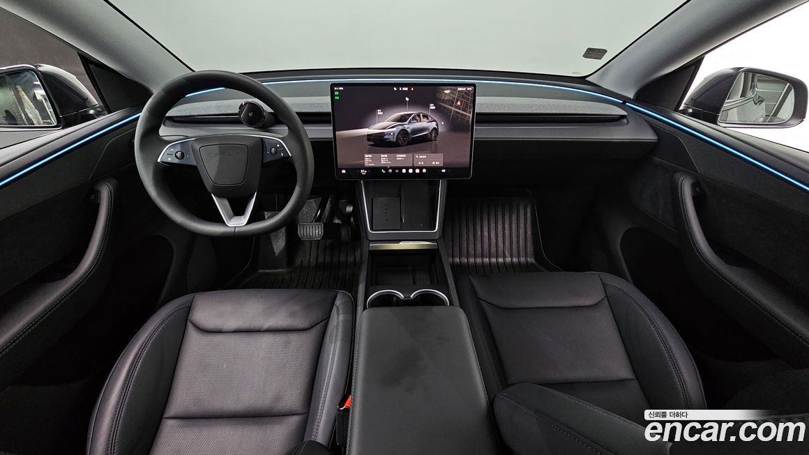 Tesla Model Y 2025