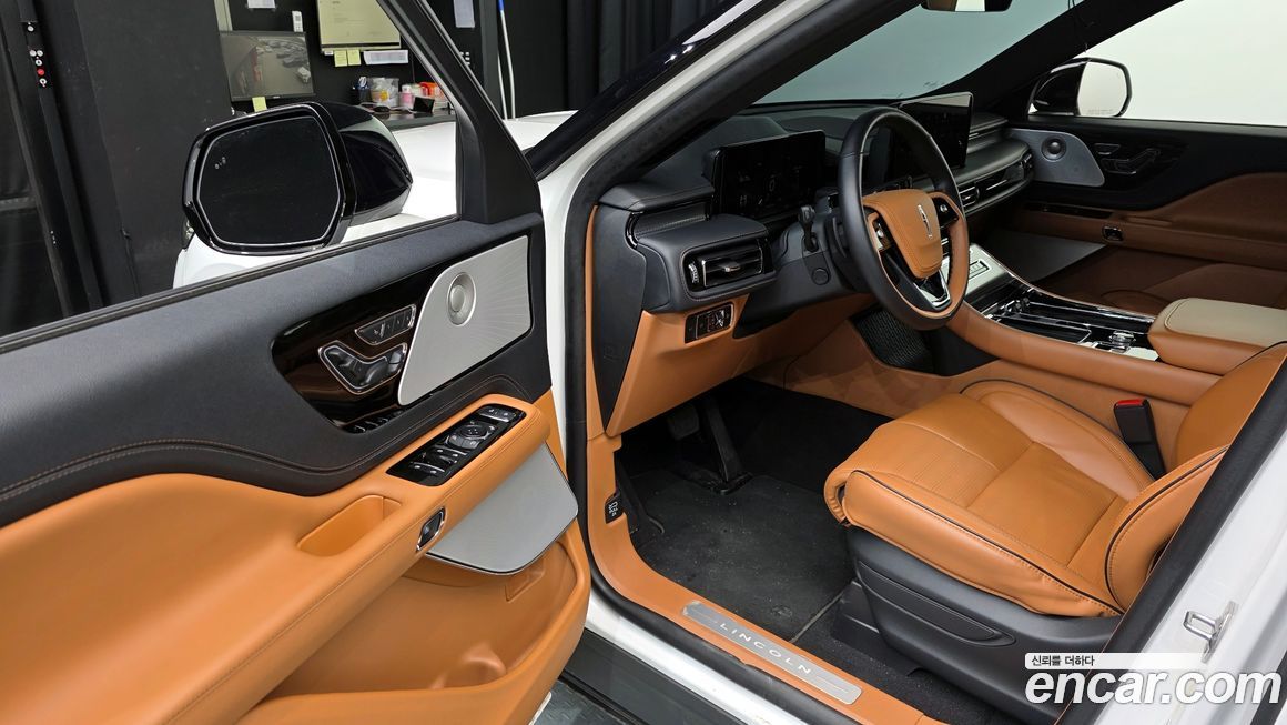 Lincoln Aviator 2025