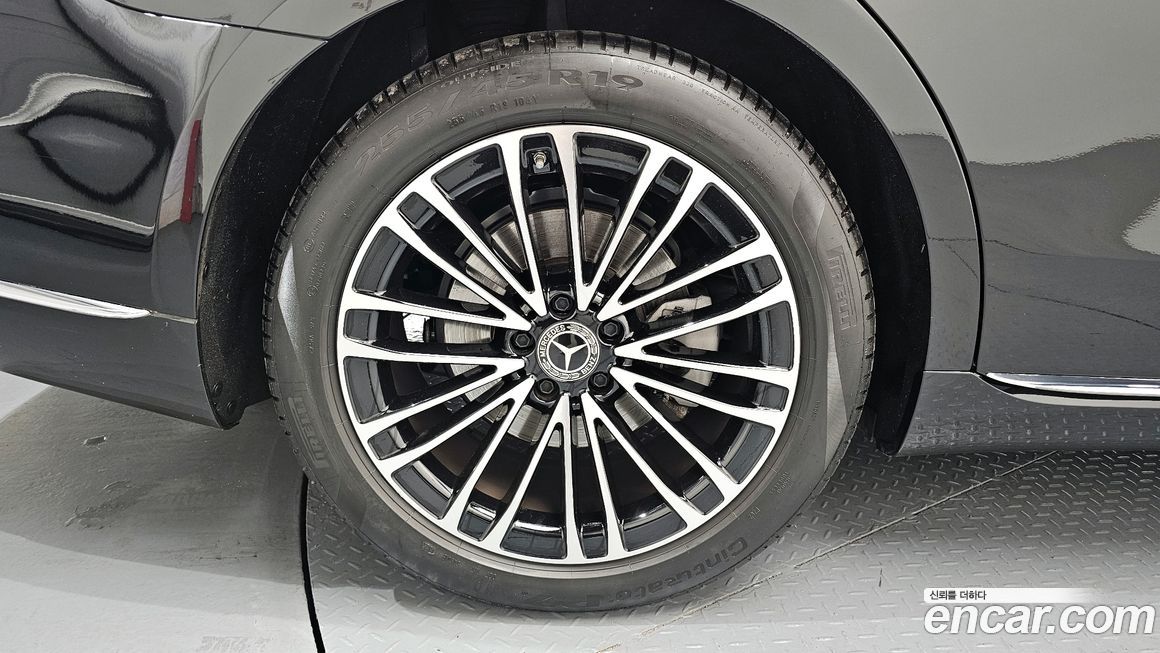 Mercedes-Benz S-Class 2022