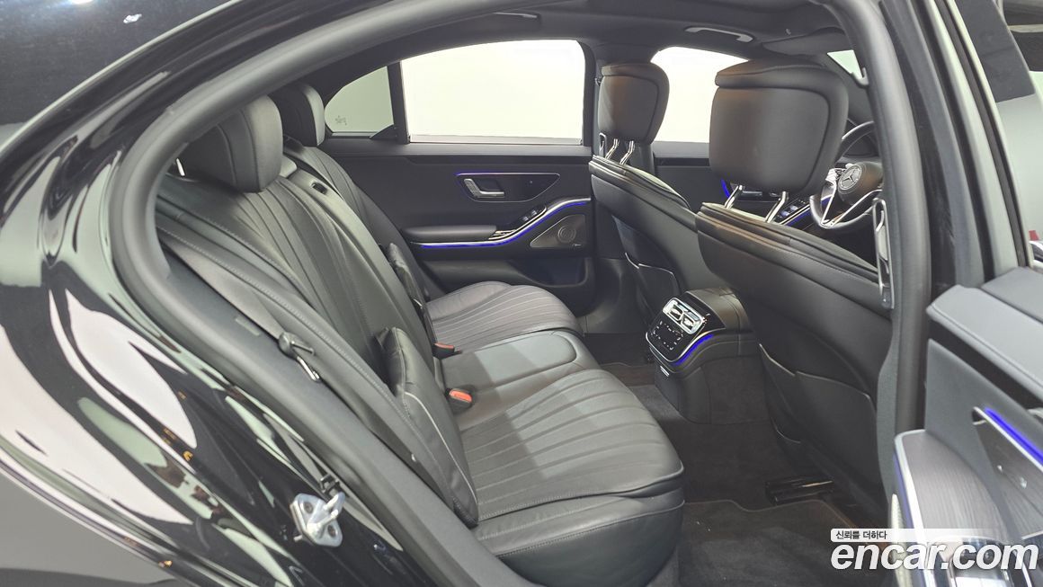 Mercedes-Benz S-Class 2023