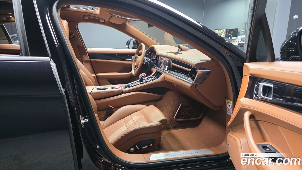 Porsche Panamera 2021