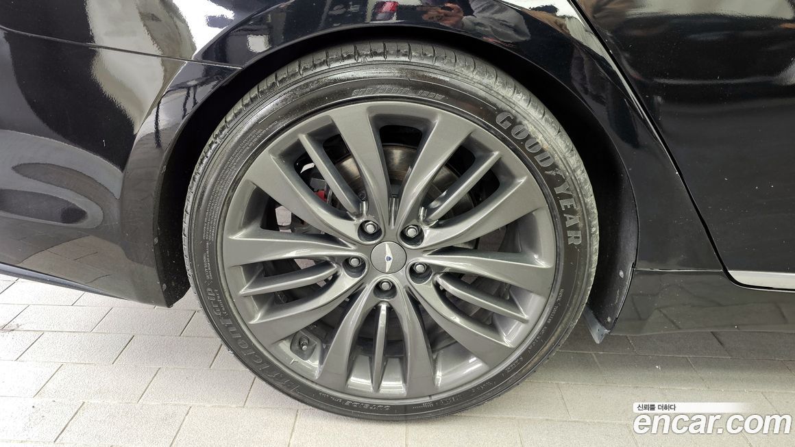 Hyundai Genesis 2014