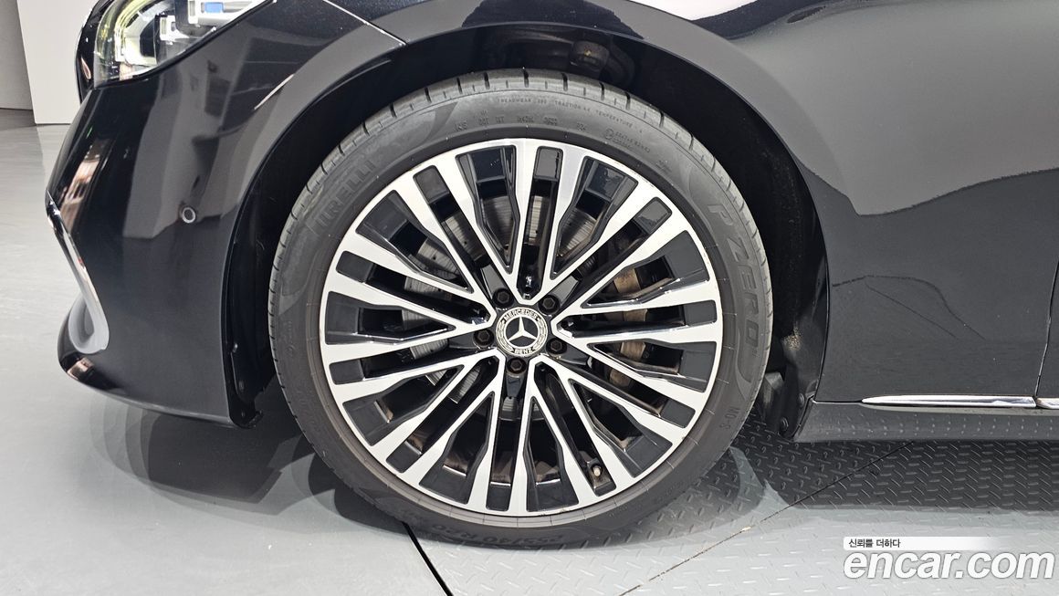 Mercedes-Benz S-Class 2021