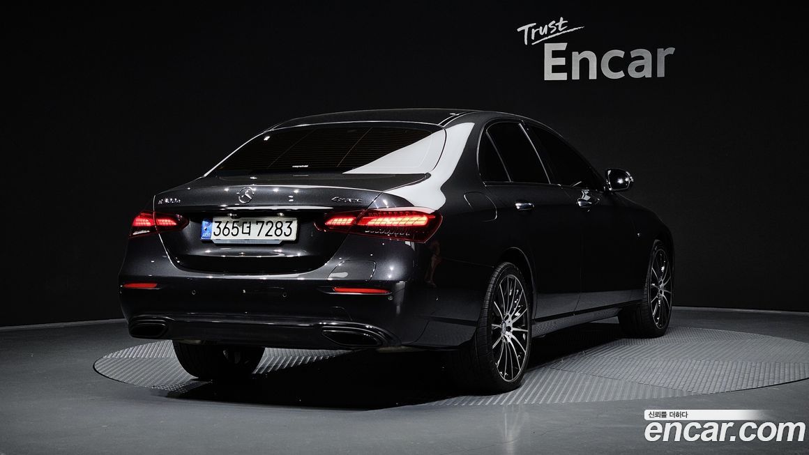 Mercedes-Benz E-Class 2021