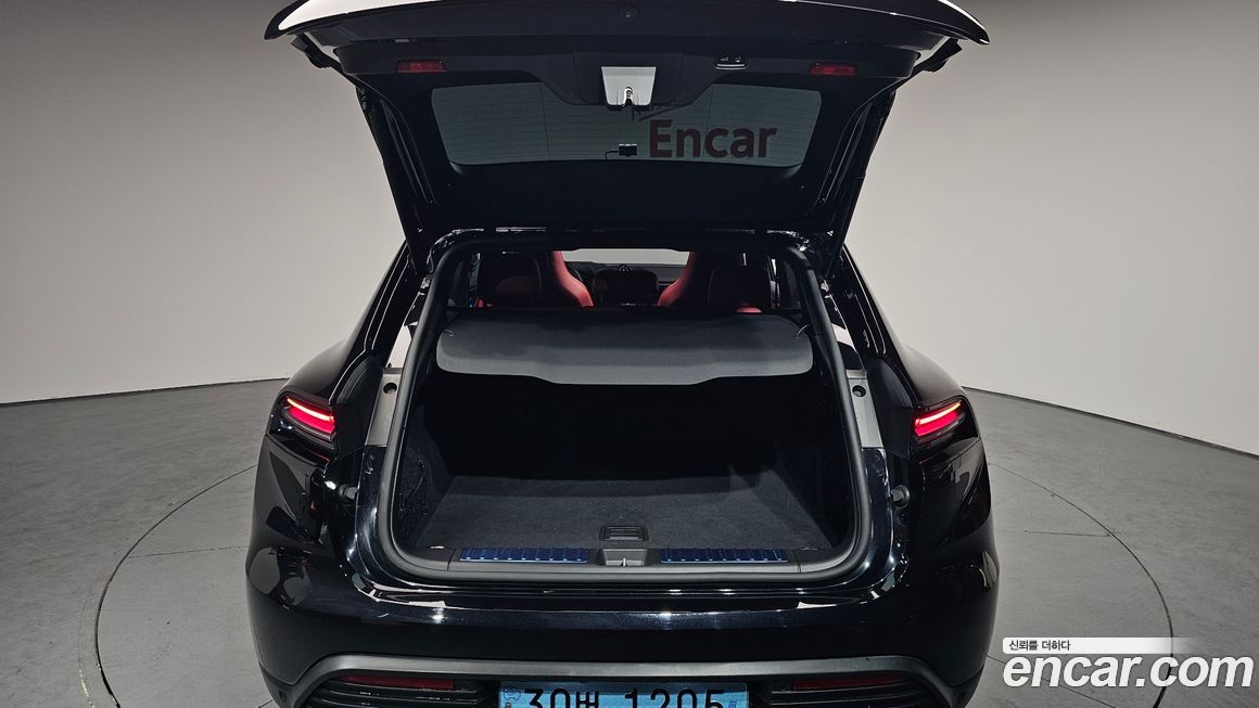 Porsche Macan 2025